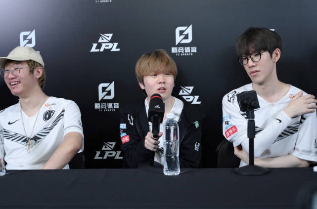 并且在这一 并且在这一